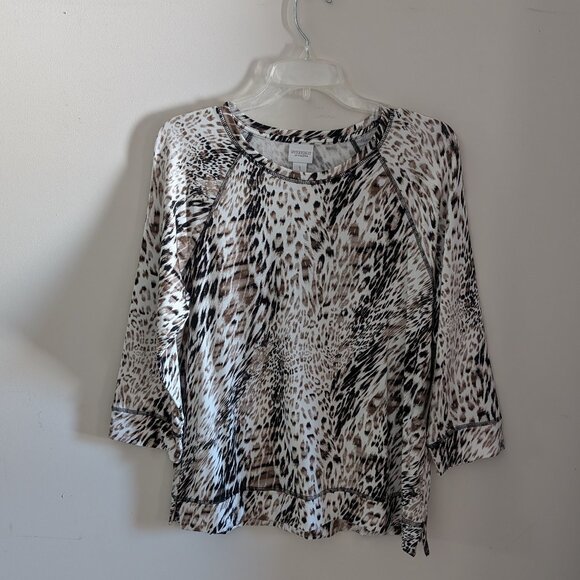 Weekends by Chicos Leopard Scoop Haglan Top  LS Size 1 - Picture 6 of 6